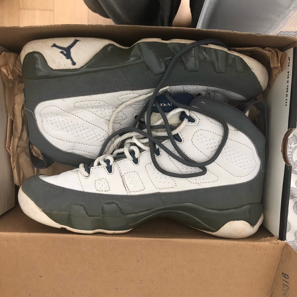 Air Jordan 9 Retro